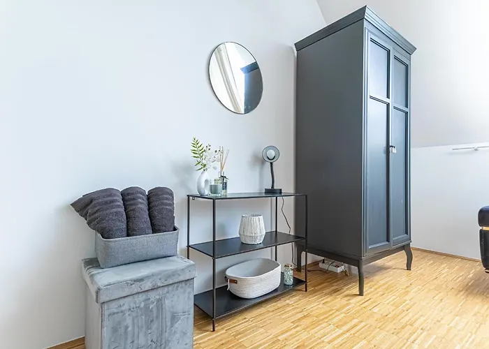 Appartement Comfy 3 Bedroom With Living And Balcony Near Park *
