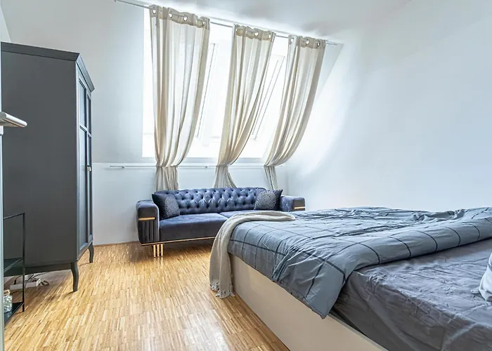 Appartement Comfy 3 Bedroom With Living And Balcony Near Park Wenen