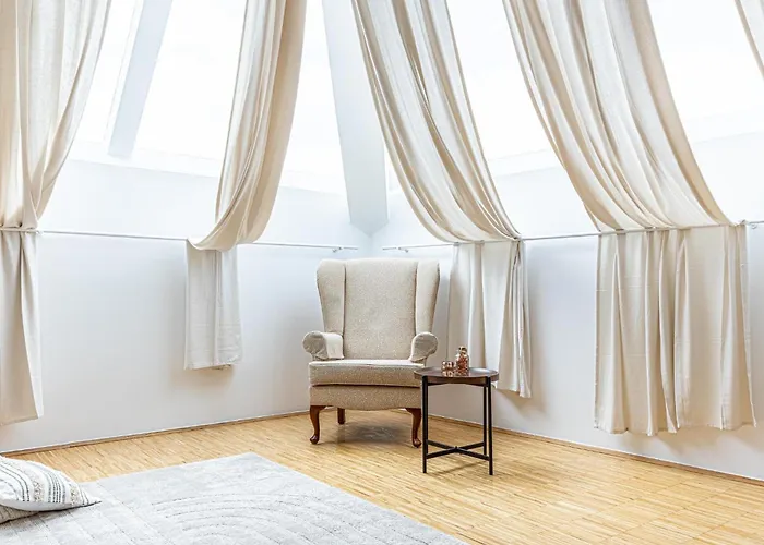 Comfy 3 Bedroom With Living And Balcony Near Park * Wenen