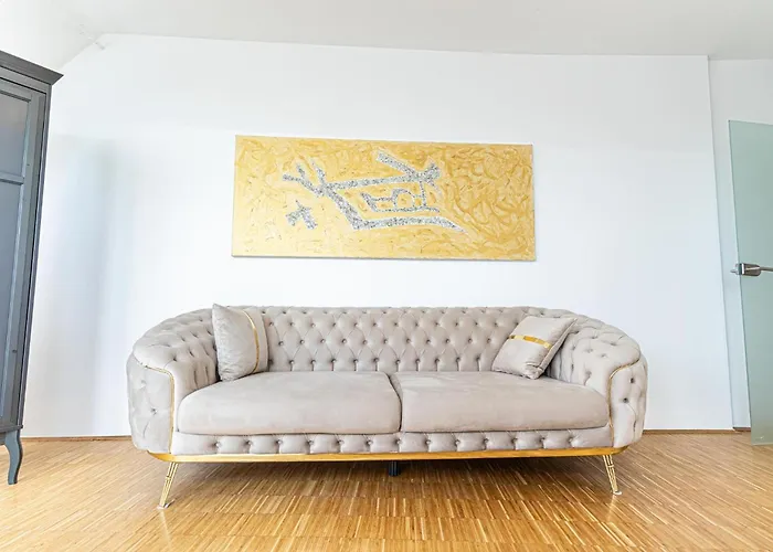 Appartement Comfy 3 Bedroom With Living And Balcony Near Park Wenen