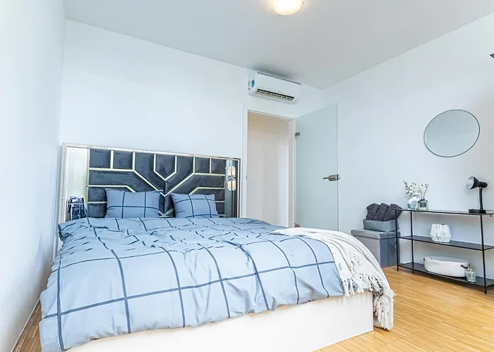 Comfy 3 Bedroom With Living And Balcony Near Park * Wenen