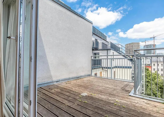 Appartement Comfy 3 Bedroom With Living And Balcony Near Park Wenen